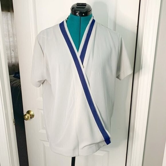 BCBG Max Azria NWT Wrap Style Lightweight Short Sleeve Blouse - Picture 1 of 8